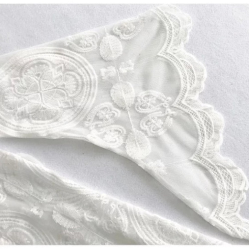 SOLD OUT White Bohemian Scallop Embroidered Duster Kimono - Picture 10 of 10